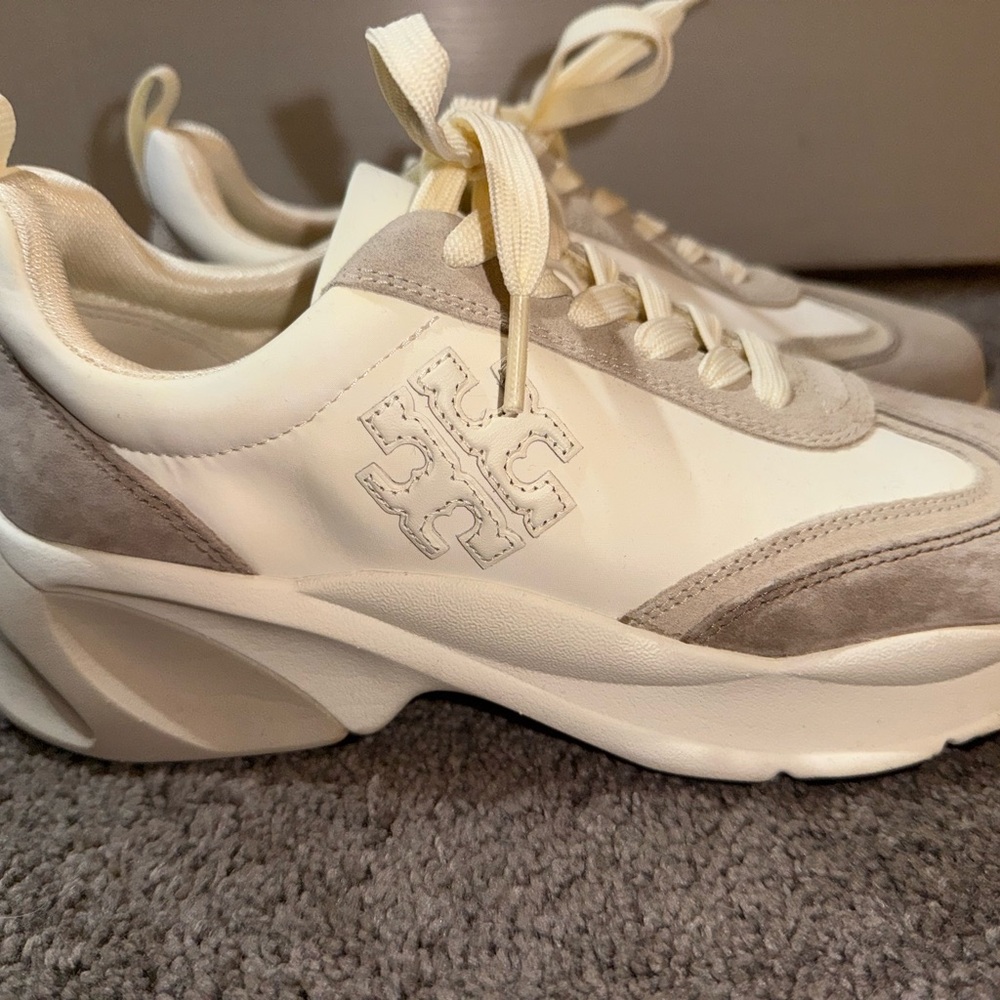 Stylish Women's Tory Burch Sneakers in Cream and White